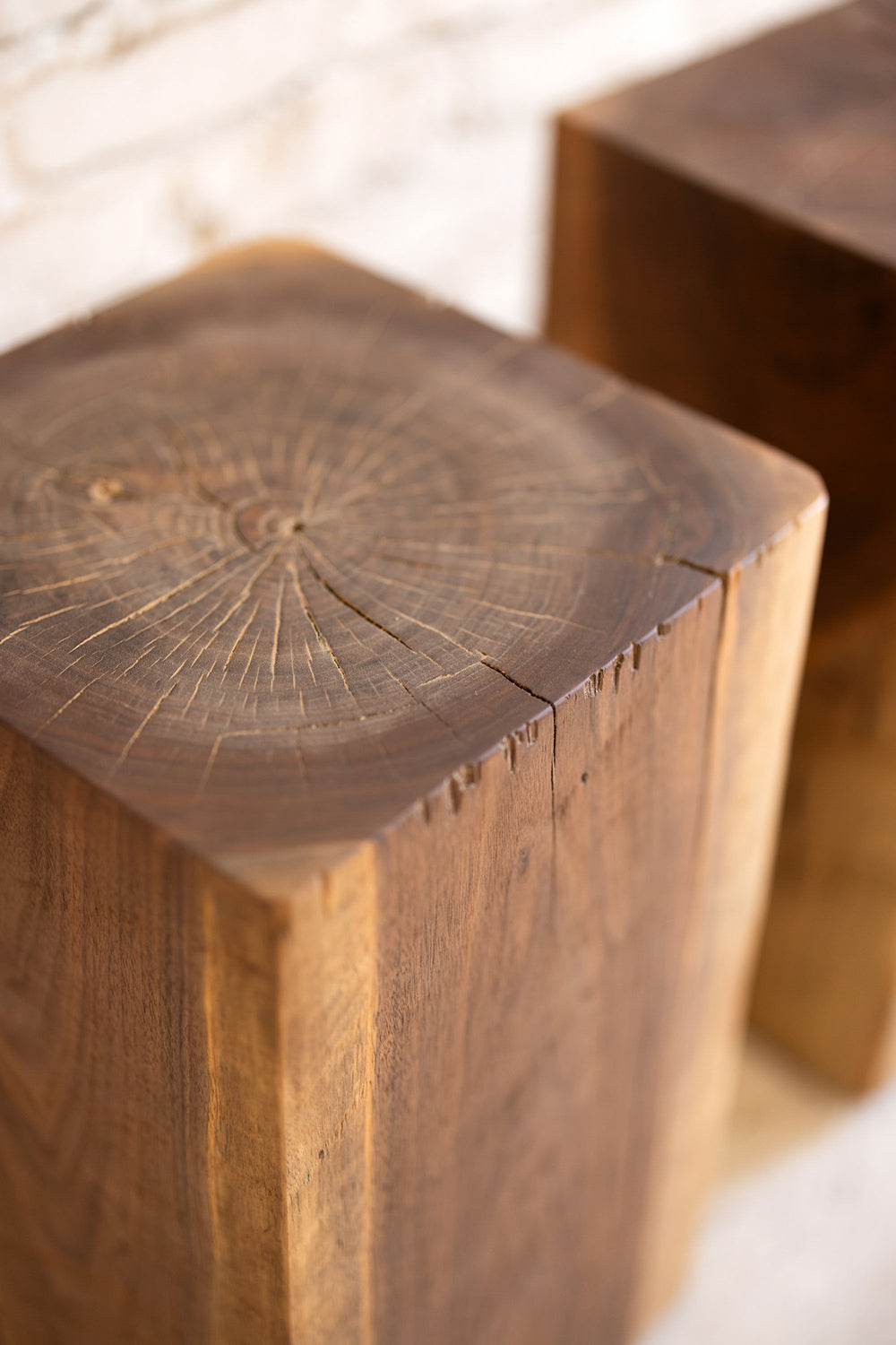 Hyo Walnut Wood Cube Side Table Sapwood