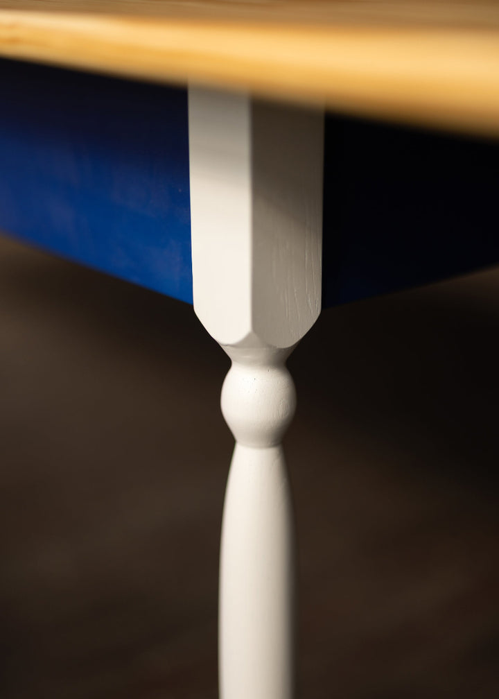 Traditional Pine Farm table with Turned Legs Detail