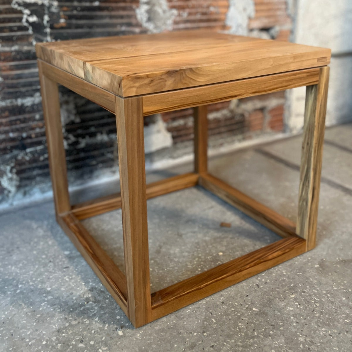 Beach Avenue Modern Wood Bed side or Small Coffee Table – Alabama Sawyer