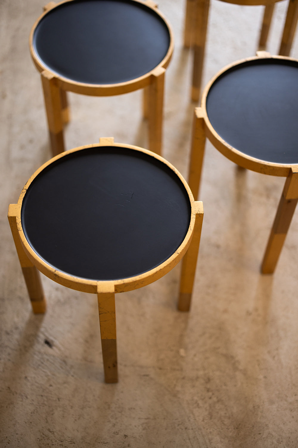 Black and Gold Round Modern Side Table | Waverly Special Edition Set of 4