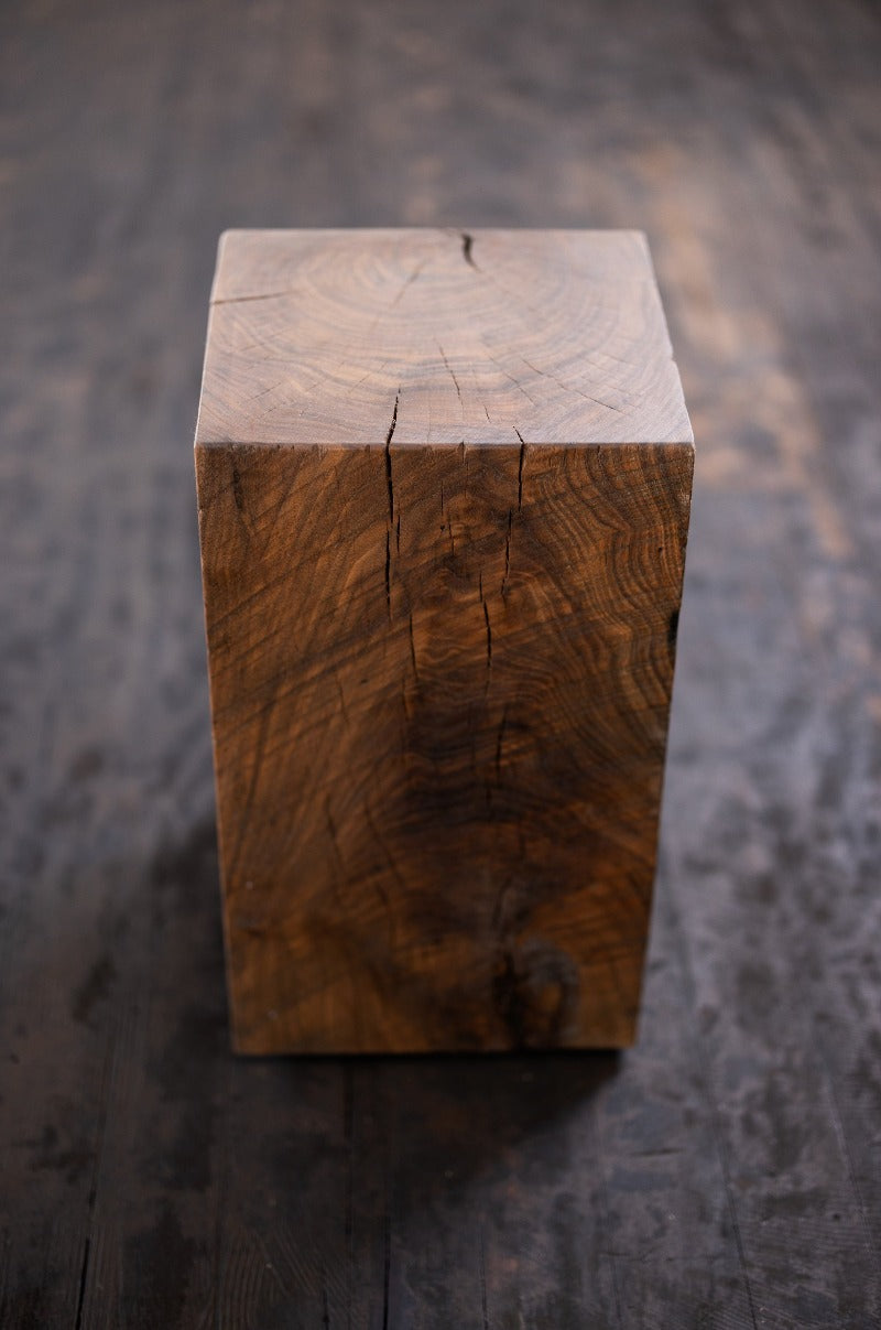 Hyo Table Walnut | Walnut Wood Cube Side Table texture